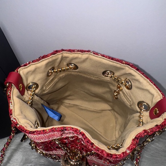 Chanel VIP Red Tweed Bucket Shoulder Bag with Charm chain~NIB - Picture 4 of 6